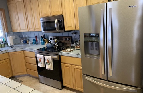 Truckee House | Super Cozy Ski Lodge with Year Round Amenities