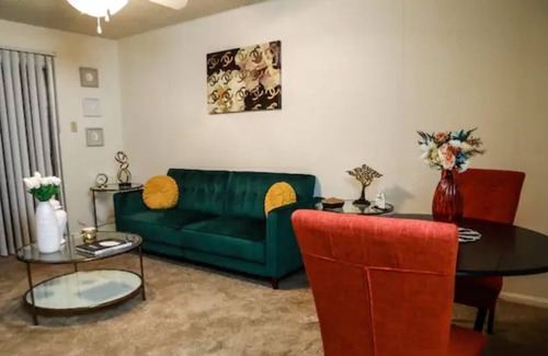 Bonnabel Place Apartment | Super Cute 1BR - 15 mins from Bourbon Street