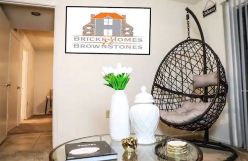 Bonnabel Place Apartment | Super Cute 1BR - 15 mins from Bourbon Street