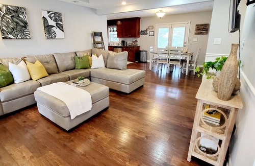 Pine Forest House | 🌟Super Cute & Comfy Charmer; Baby-Friendly; 7 miles to Ft Bragg🌟