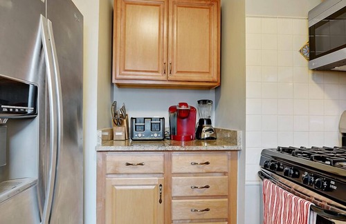 Ferndale House | Super Cute & Cool Home of Yours in Ferndale, MI