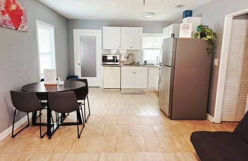 Southside House | Super Cute & Cozy Home Near Everything With Fenced Back Yard, TV, A C, W/D