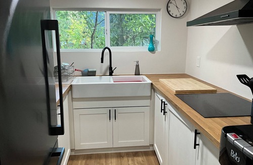 Windsor Hills House | Super Cute Tiny House in a beautiful country setting