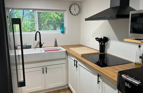 Windsor Hills House | Super Cute Tiny House in a beautiful country setting