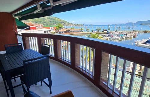 Marinas Apartment | SUPER FLAT 180 graus em Angra dos Reis , Frente Mar na Marina Piratas com estacionamento gratuito
