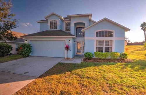 West Kissimmee House | Super Glam- Designs Game Room Pool