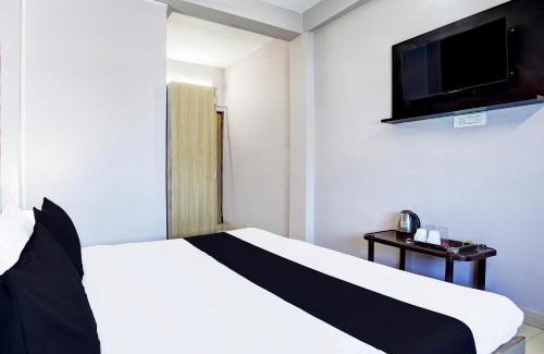 Kakarmatha Hotel | Super Hotel O BLW Kakarmatta Near Banaras Junction