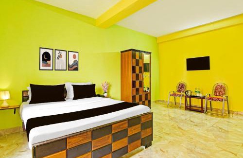 Khattalwada Hotel | Super Hotel O Kabardanga More Kolkata Formerly Royal Crown Banquet
