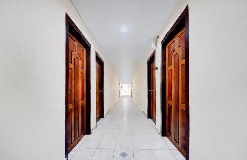 Kulanada Hotel | Super Hotel O Pathanamthitta Near Mahatma Gandhi Statue