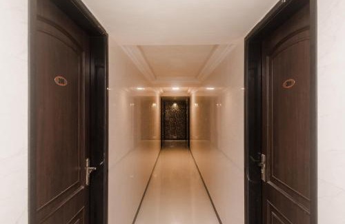 Vashi Hotel | Super Hotel O Solitaire