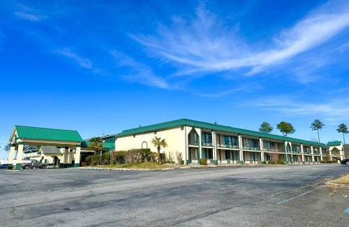 Milledgeville Hotel | Super Inn & Suites by OYO Milledgeville