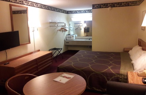Lightfoot Hotel | Super Inn Williamsburg
