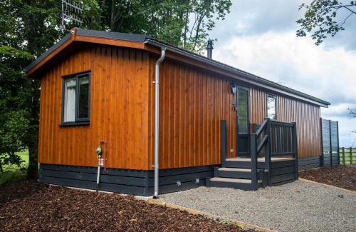 Port Glasgow House | Super King Lodge-Sleeps 2-HotTub-Sea View