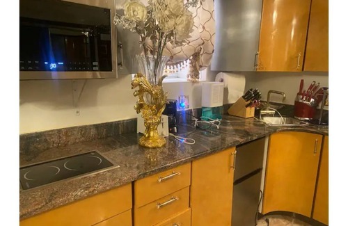 Manhattan Beach Apartment | Super Location in Brooklyn - Entire 1 bedroom apartment