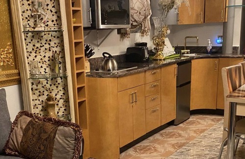 Manhattan Beach Apartment | Super Location in Brooklyn - Entire 1 bedroom apartment