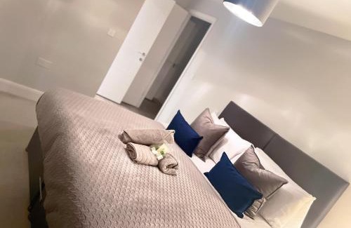 Maidenhead Apartment | Super Luxe Central Maidenhead Apartment