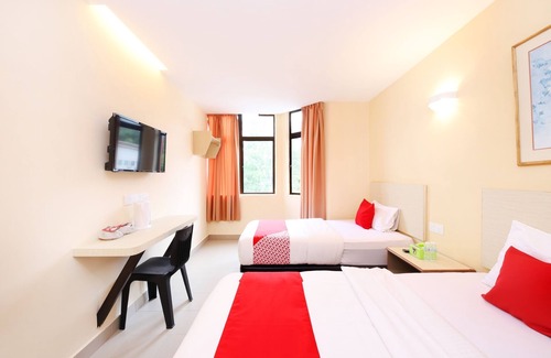 Kampung Melayu Sempalit Hotel | Super OYO 635 Seven Days Hotel