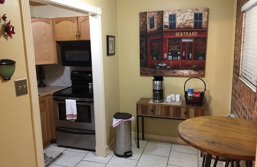 Beauregard Town Historic District Condo | Super Quiet/Comfortable Historic Beauregard Downtown minutes to LSU