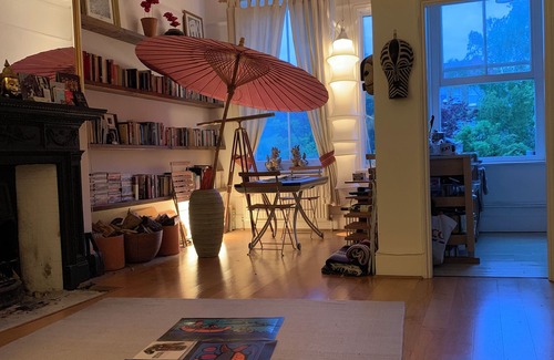 St. Johns Wood Apartment | * Super strategic NW6 Central London Location -Peacefull- Art to love &/or buy