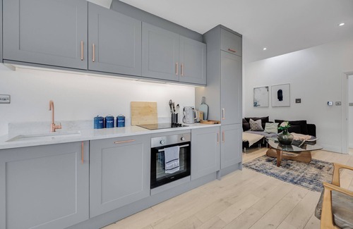 Shaftesbury Apartment | Super Stylish 1 Bedroom Apartment with Roof Terrace