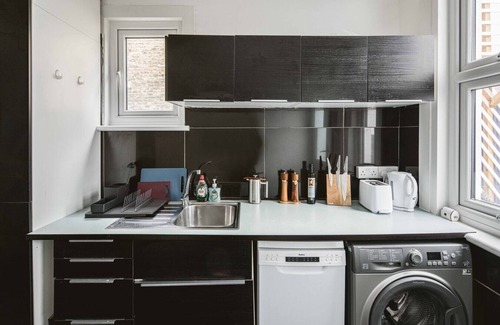 Leyton Apartment | Super Stylish 1BD Flat with Garden in Leytonstone