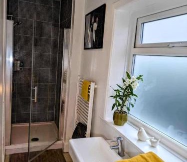 Poole Apartment | Super sunny studio with own terrace & parking