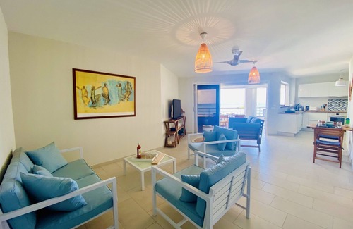 Trois-Ilets Apartment | Super T3 Neuf les Pieds Dans L'eau, Terrasse 4 Pers, vue mer = TOP Vacances