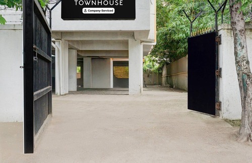Mundhwa House | Super Townhouse Koregaon Park