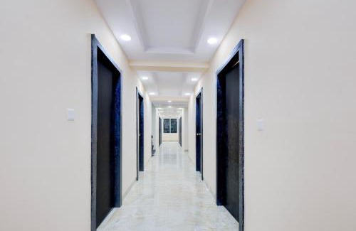 Khattalwada Hotel | Super Townhouse MVP Sector With Kailasagiri Hill View