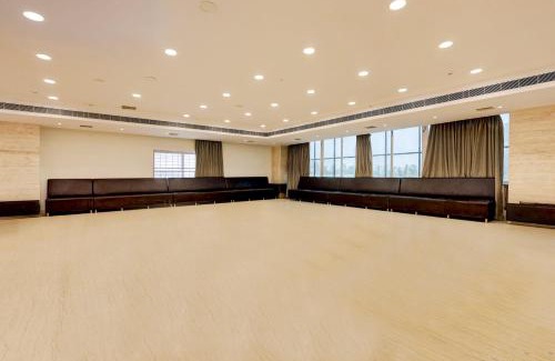 Vijayawada Hotel | Super Townhouse Oak Anu Hospital Elur Road Formerly Grand Tankasala