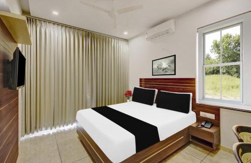 Dharwad Hotel | Super Townhouse Oak Dharwad formerly Rising Resort & Spa