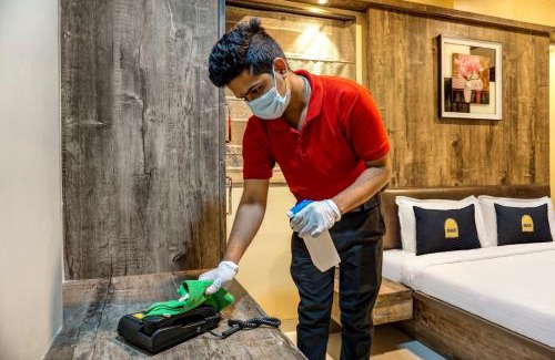 Sector 1 Hotel | Super Townhouse OAK Shubhham Regency