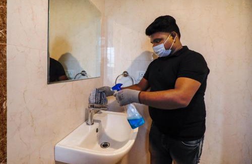 Sector 1 Hotel | Super Townhouse OAK Shubhham Regency