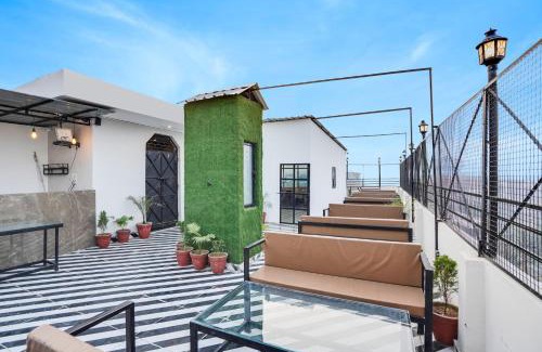 Ghaziabad Hotel | Super Townhouse The Royal Casa