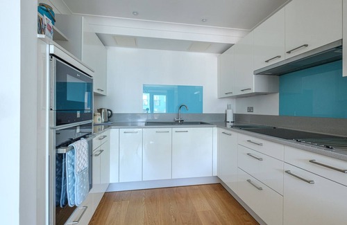 Exmouth Apartment | Super two bedroom apartment on Exmouth quay