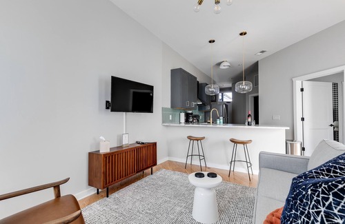 Church Hill Apartment | Super Walkable 2-bedroom w/5-Star Finishes!