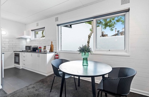 Parkville Apartment | Superb 1-Bed Unit with A Generous Balcony