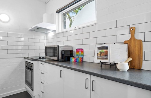 Parkville Apartment | Superb 1-Bed Unit with A Generous Balcony
