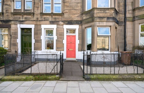 Bonnington Apartment | Superb 2-bed Flat Near the Royal Botanic Garden