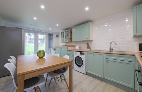 Greenhithe Apartment | Superb 2-bedroom apartment with WiFi in Greenhithe near Bluewater