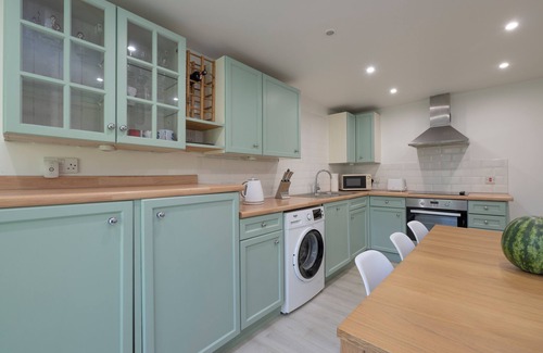 Greenhithe Apartment | Superb 2-bedroom apartment with WiFi in Greenhithe near Bluewater
