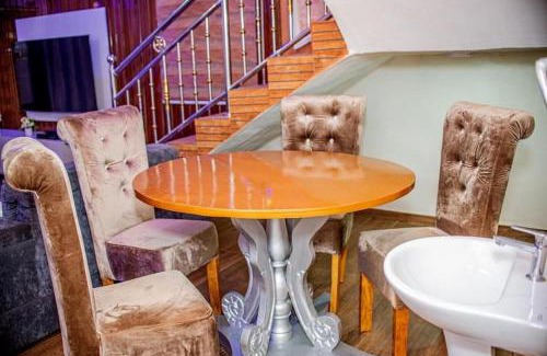 Alimosho Apartment | Superb 2-Bedroom Duplex FAST WiFi+24Hrs Power