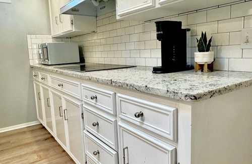 Midland House | Superb 2-bedroom house with AC in charming Midland