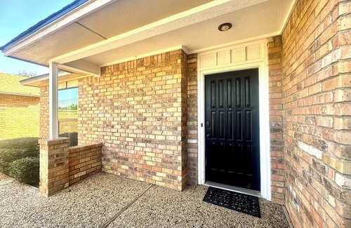 Midland House | Superb 2-bedroom house with AC in charming Midland