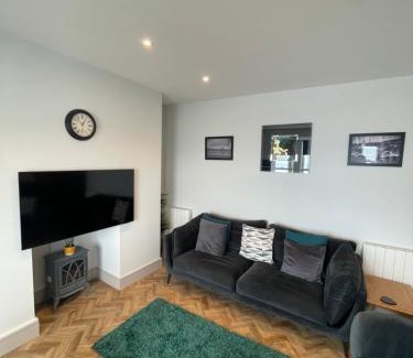 Scarborough Apartment | Superb 2 Bedroom Sea View Flat