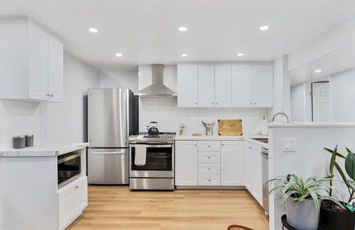 Ottawa Division House | Superb 2BD | Orleans, 5min to Beach|Laundry & Parking
