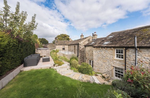 Hetton Cottage | Superb 3 bed cottage home in the pretty Dales Village of Hetton, with hot tub