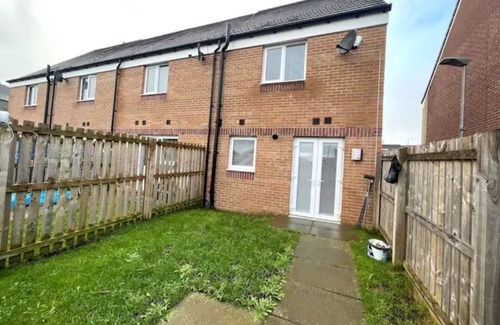 Glasgow House | Superb 3 Bed Home away from Home, 5 minutes from Glasgow Fort retail park