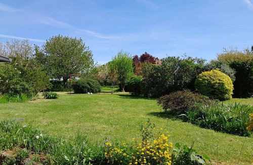 Clion House | Superb 3-bedroom house with beautiful pool in the charming Cognac countryside.