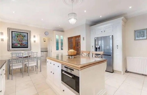 Musselburgh House | Superb 5 bedroom Mansion 20mins from City Centre.